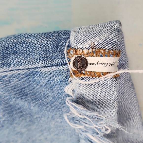 One Teaspoon Chargers Jean Shorts - Picture 4 of 7